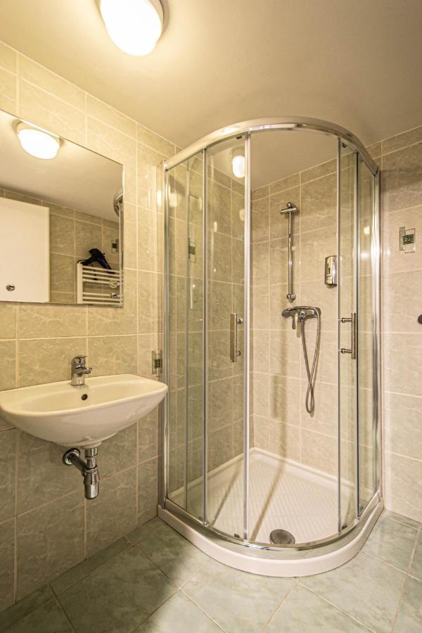 Sightseeing Apartment By Ruterra Prag Exteriör bild